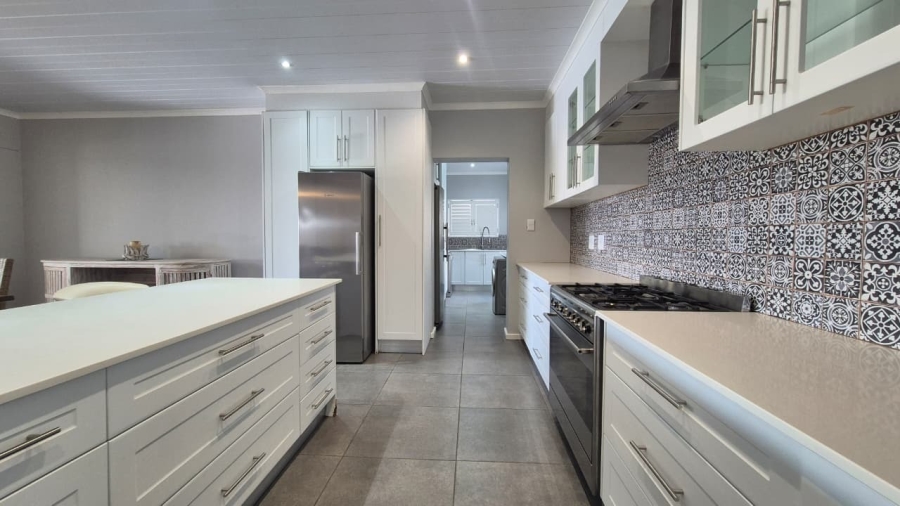 4 Bedroom Property for Sale in Myburgh Park Western Cape